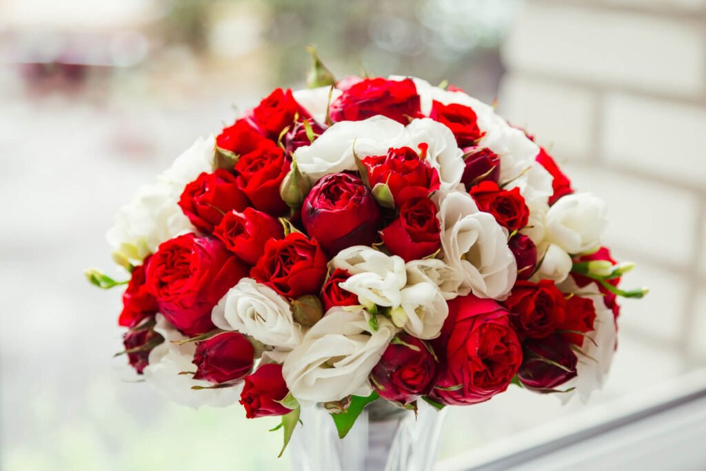 Wedding flowers: how to choose blooms that reflect your style, season, and story in Edmonton