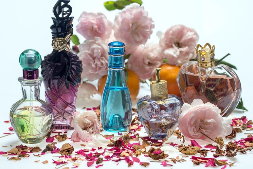 Why Everyone Needs a “Day Perfume” and a “Night Perfume”